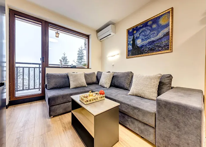 Alpine Glow With Parking Apartament